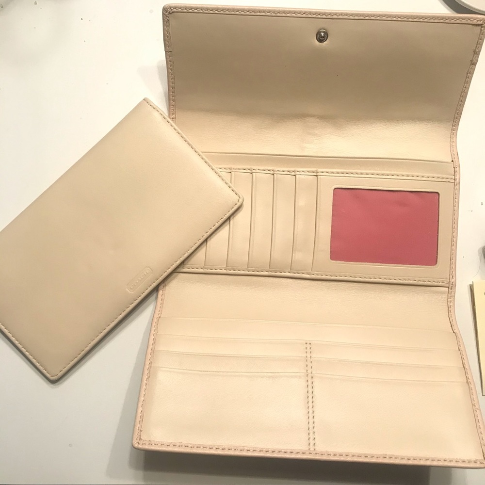 Coach Cream Leather Wallet - Picture 3 of 8